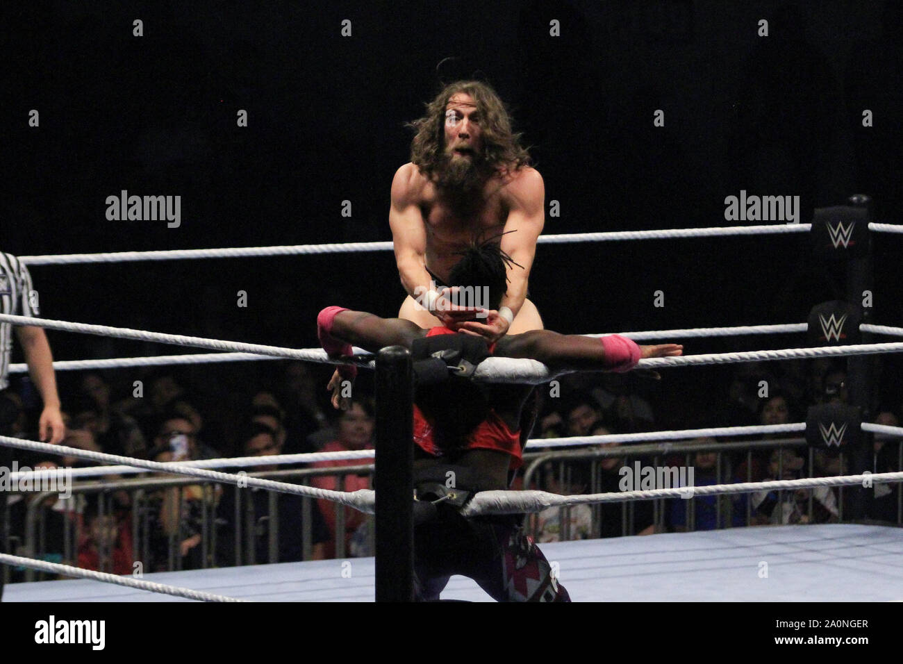 Professional womens wrestling hi-res stock photography and images - Alamy