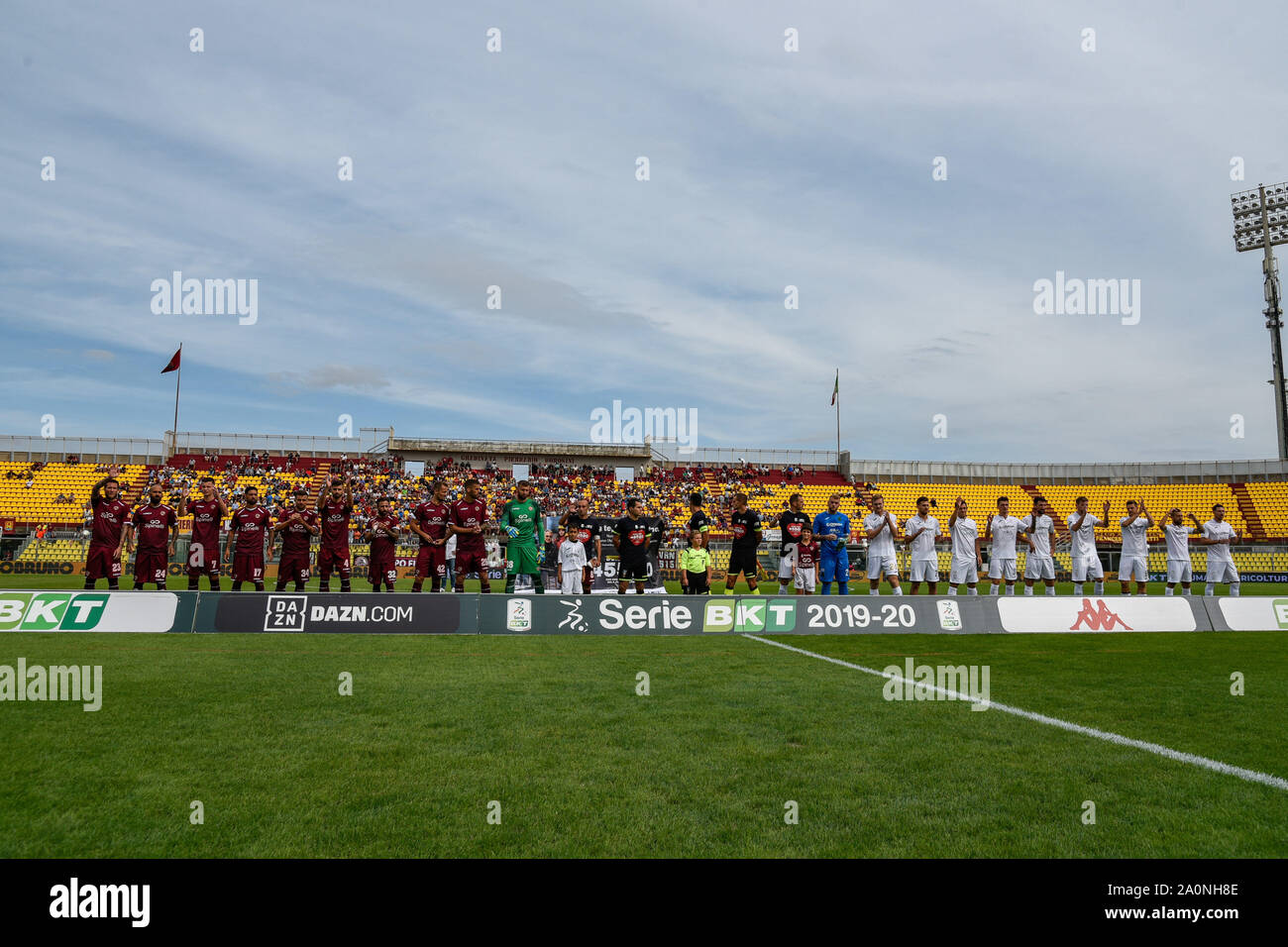 Campeonato Italiano De Futebol Serie B De Livorno Vs Pordenone Imagem  Editorial - Imagem de editorial, fotografia: 159100820