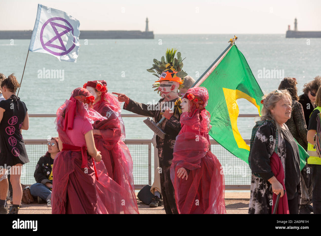 Port of Dover, Kent, UK. 21st Sep, 2019. Environmental group Extinction Rebellion supporters block roads around the Port of Dover. The Dover road block is to highlight the extreme vulnerability of the British people to food insecurity and underline the need for the Government to take emergency action on the climate and ecological crisis. Credit: Penelope Barritt/Alamy Live News Stock Photo