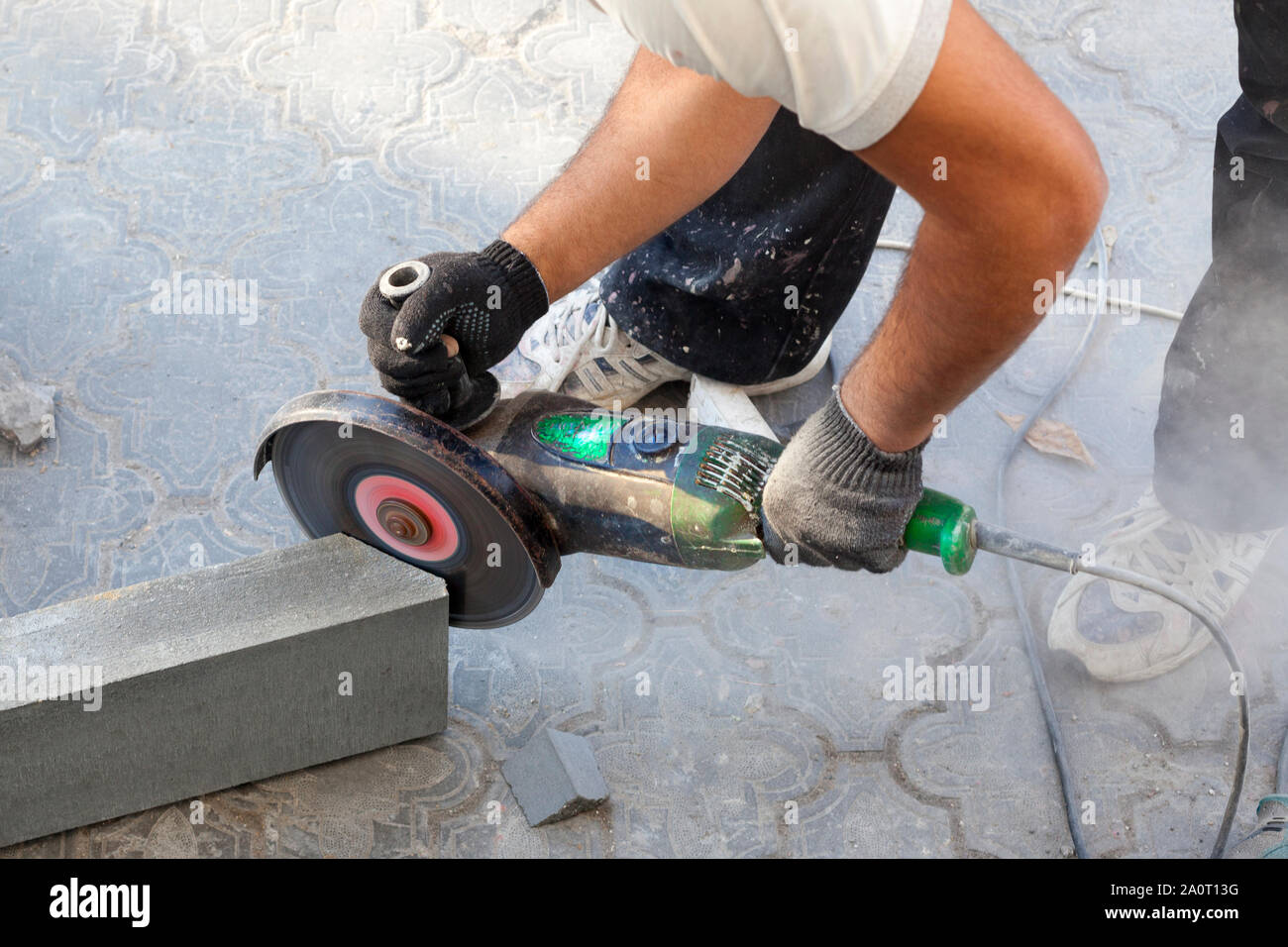 Cut concrete curb with angle grinder deals