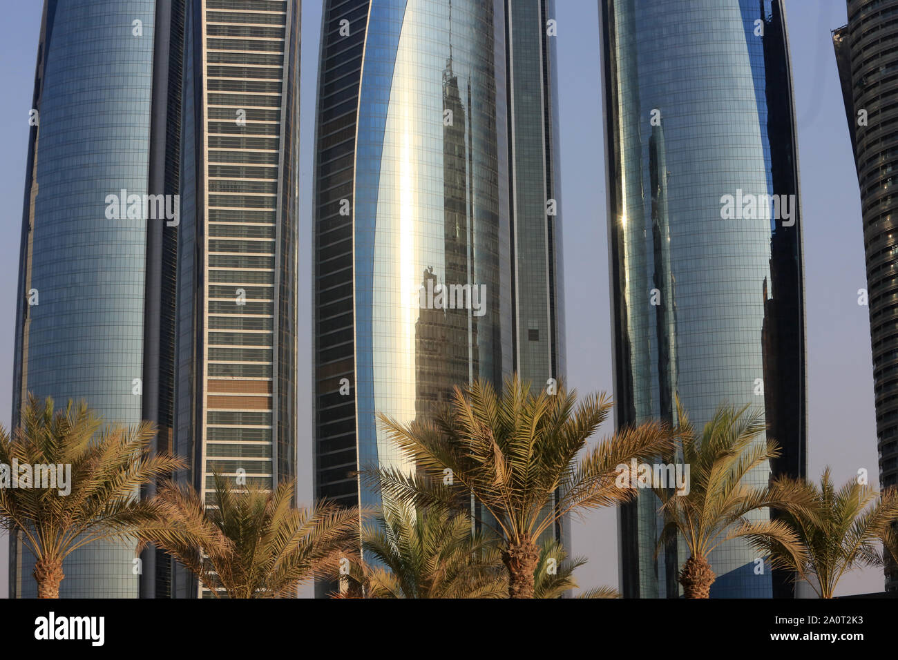 Les tours Etihad. Jumeirah. 2007-2011. Abou Dhabi. Emirats Arabes Unis. / Etihad Towers building complex. Jumeirah. 2007-2011. Emirate of Abu Dhabi. Stock Photo