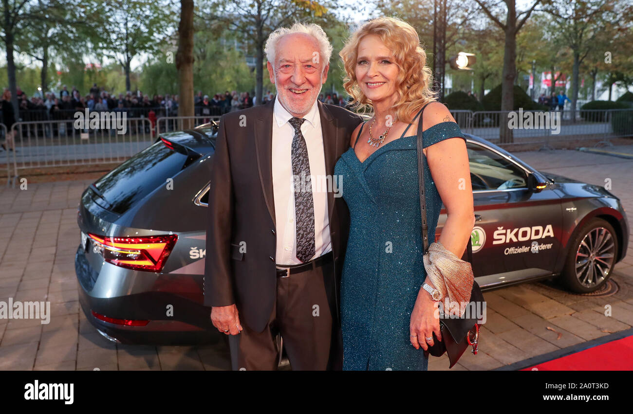 Leipzig, Germany. 20th Sep, 2019. Dieter Hallervorden comes with his wife Christiane Zander to the television gala 'Goldene Henne'. A total of 53 nominees from show business, society and sport can hope for the award. The Golden Hen is dedicated to the GDR entertainer Helga Hahnemann, who died in 1991. Credit: Jan Woitas/dpa-Zentralbild/dpa/Alamy Live News Stock Photo