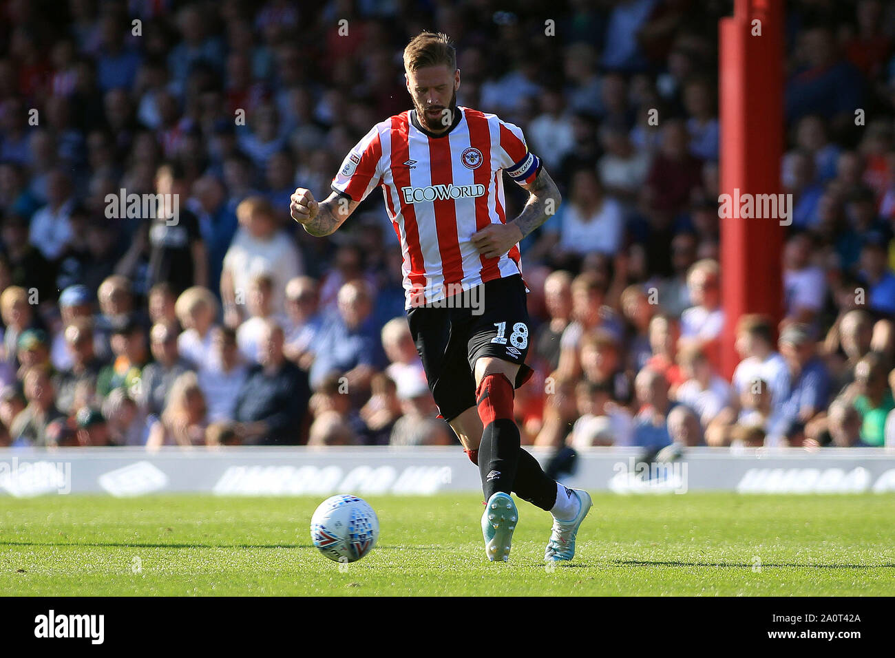 London, UK. 21st Sep, 2019. Pontus Jansson of Brentford in action. EFL Skybet championship match, Brentford v Stoke city at Griffin Park stadium in London on Saturday 21st September 2019. this image may only be used for Editorial purposes. Editorial use only, license required for commercial use. No use in betting, games or a single club/league/player publications. pic by Steffan Bowen/Andrew Orchard sports photography/Alamy Live news Credit: Andrew Orchard sports photography/Alamy Live News Stock Photo