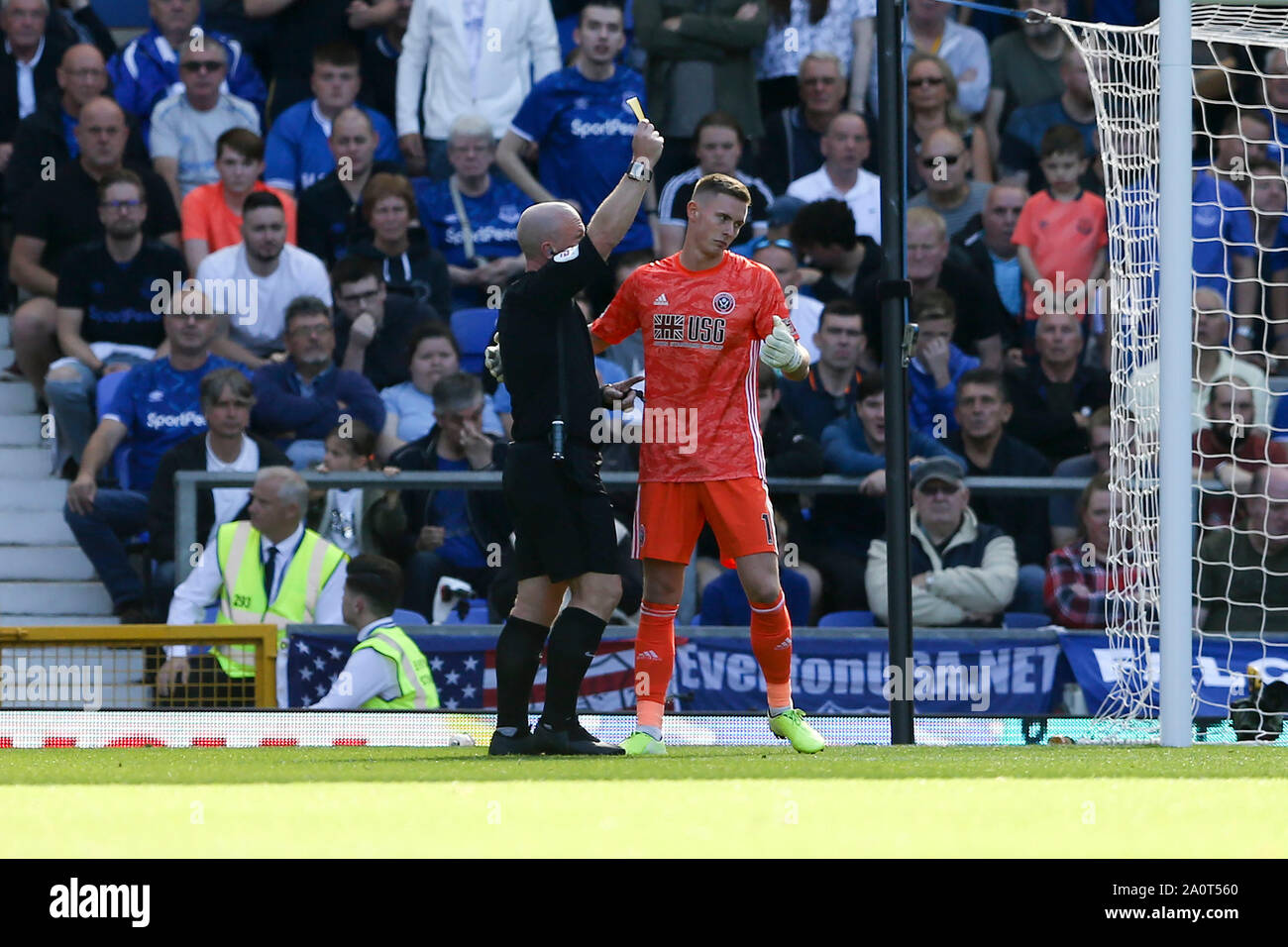 Liverpool, UK. 21st Sep, 2019. Sheffield United Goalkeeper Dean Henderson receives a yellow card from referee Simon Hooper. Premier League match, Everton v Sheffield United at Goodison Park in Liverpool on Saturday 21st September 2019. this image may only be used for Editorial purposes. Editorial use only, license required for commercial use. No use in betting, games or a single club/league/player publications. pic by Chris Stading/Andrew Orchard sports photography/Alamy Live news Credit: Andrew Orchard sports photography/Alamy Live News Stock Photo