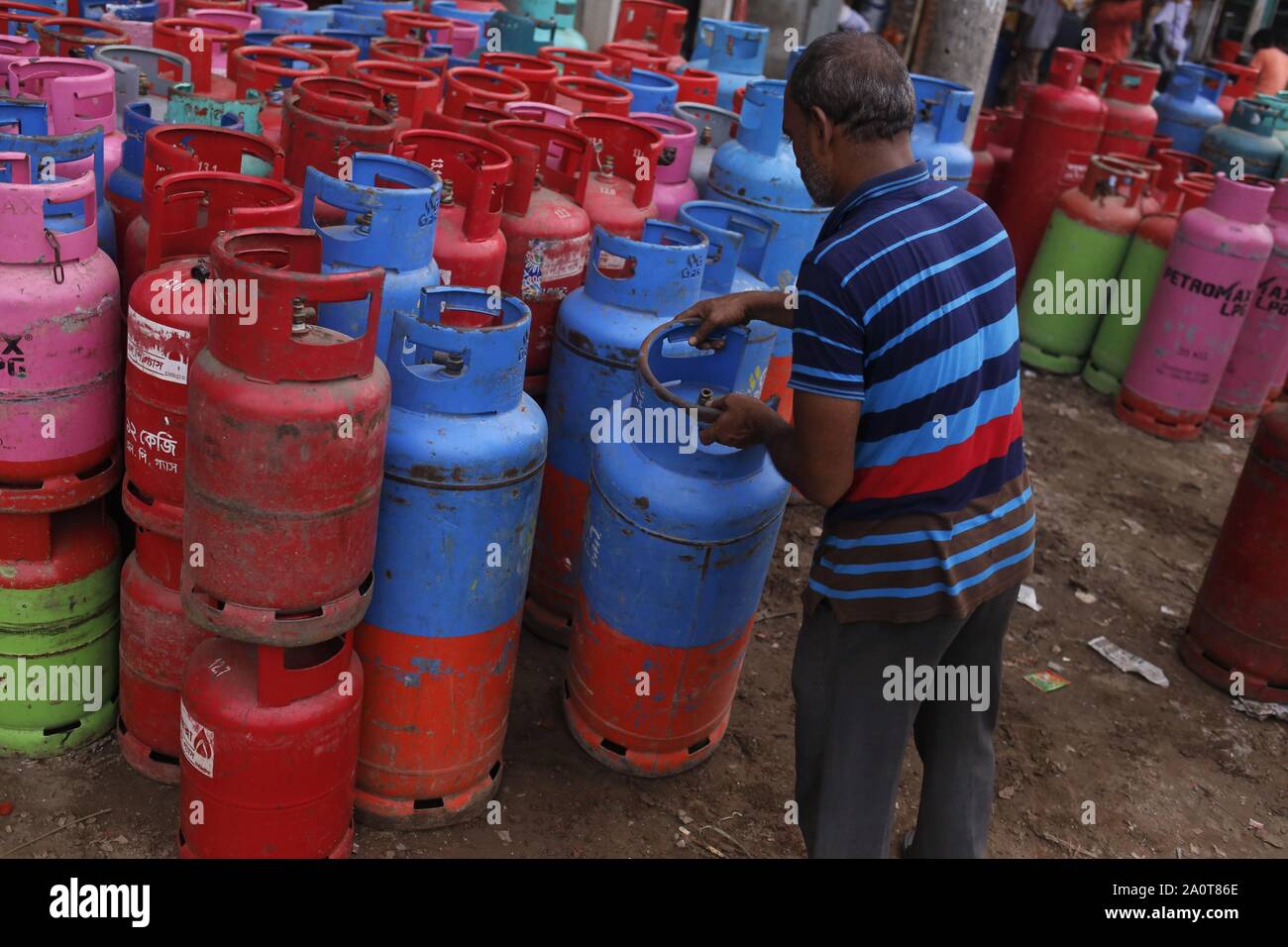 Lpg Gas Cylinder Stock Photos Lpg Gas Cylinder Stock Images Alamy