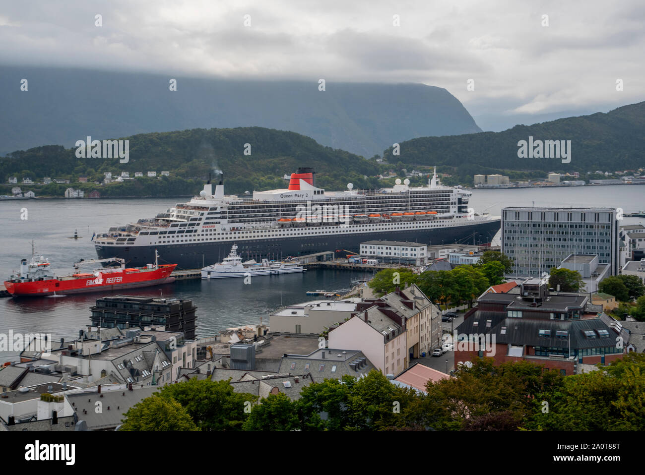 Queen Mary 2 In Port In Alesund In Norway Stock Photo Alamy