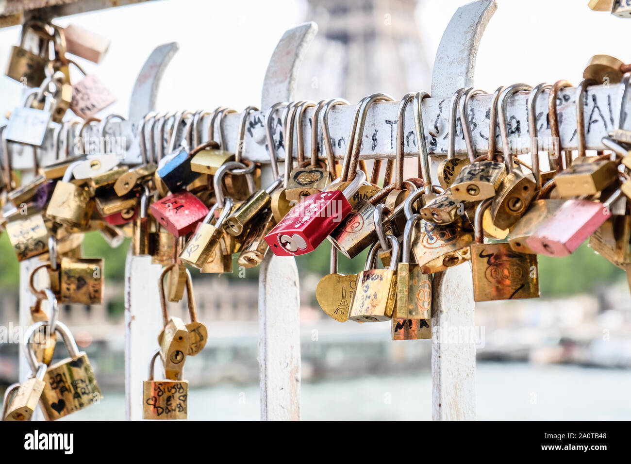 Padlocks on bridge over river seine hires stock photography and images