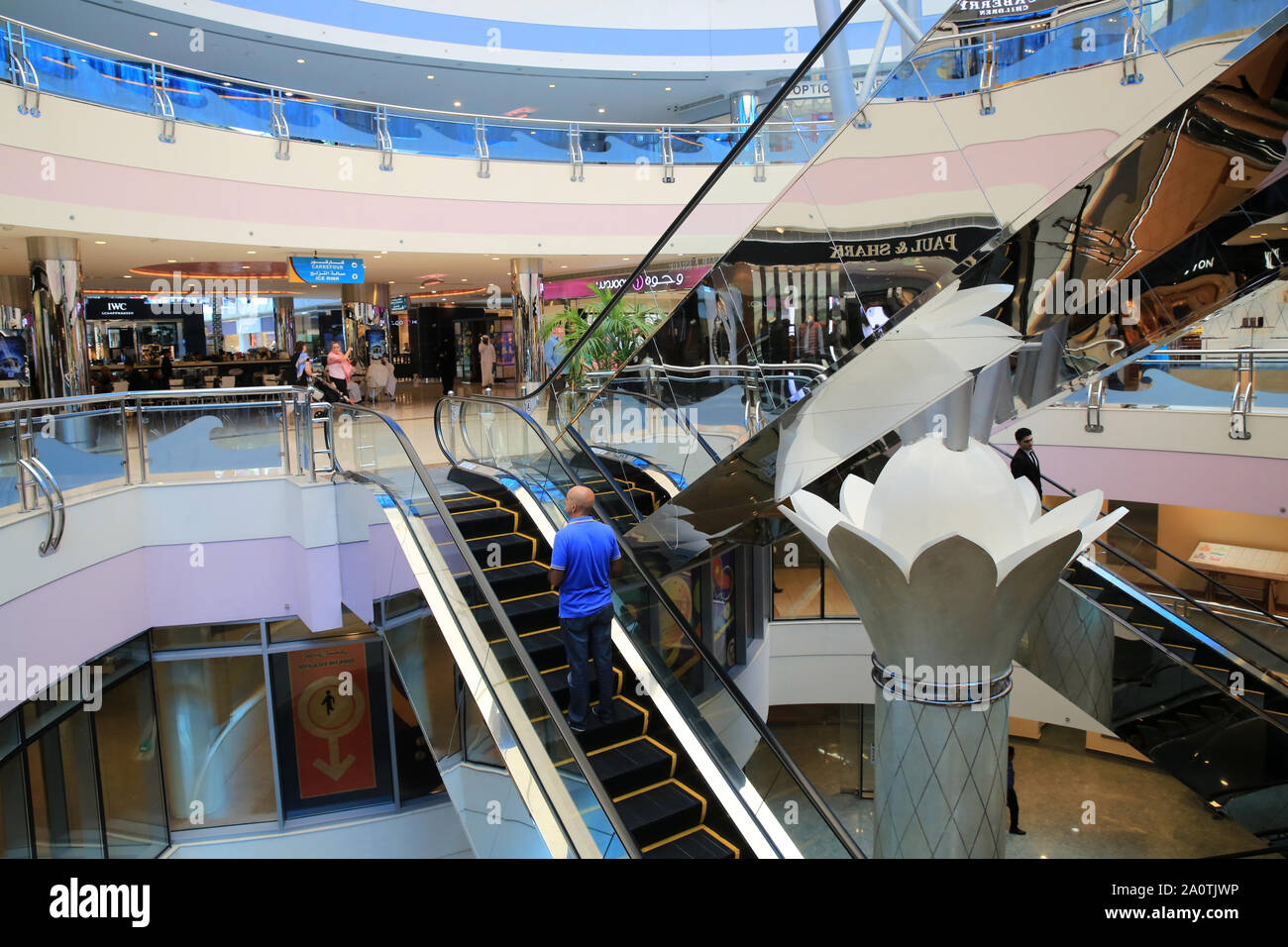 Interior of Marina Mall Shopping Centre. 2001. Abou Dhabi. Emirats Arabes Unis. Stock Photo