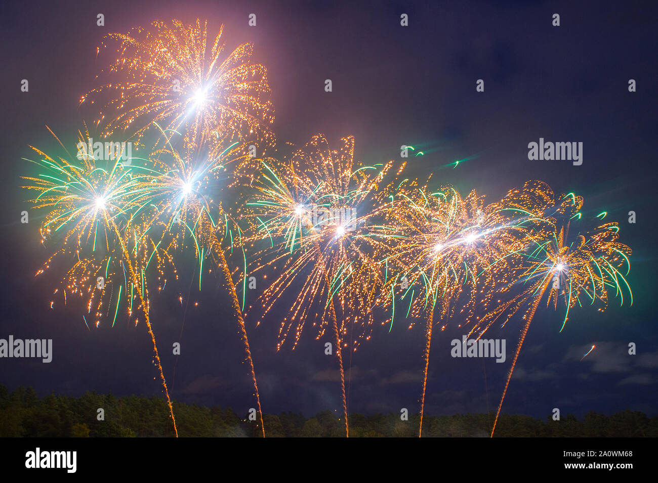Sky competition hi-res stock photography and images - Alamy