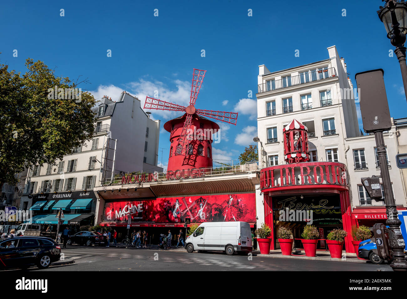 Moulin rouge nightclub hi-res stock photography and images Moulin rouge nightclub hi-res stock photography and images