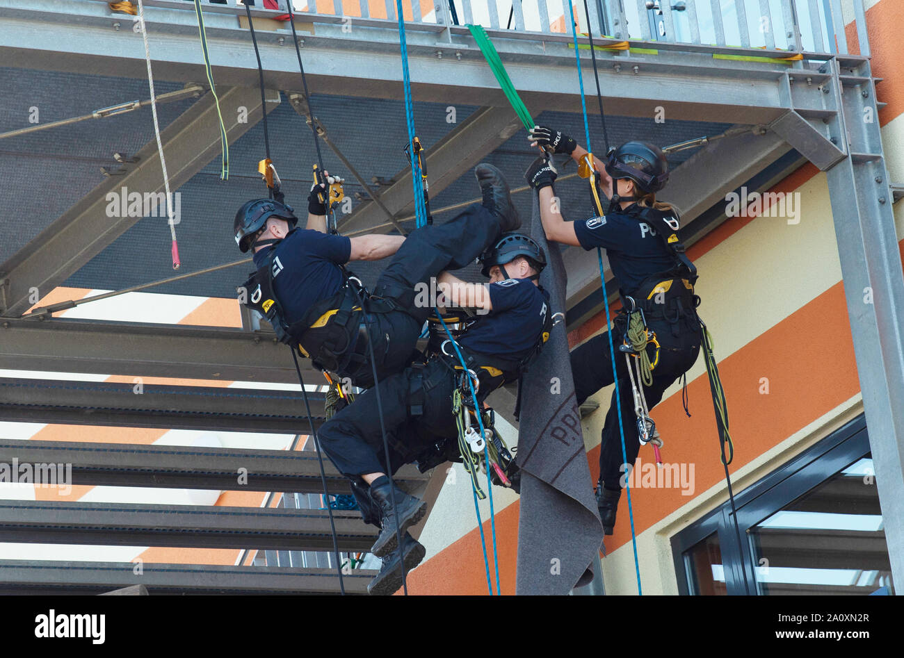 Berlin, Germany. 22nd Sep, 2019. Police altitude rescuers show their