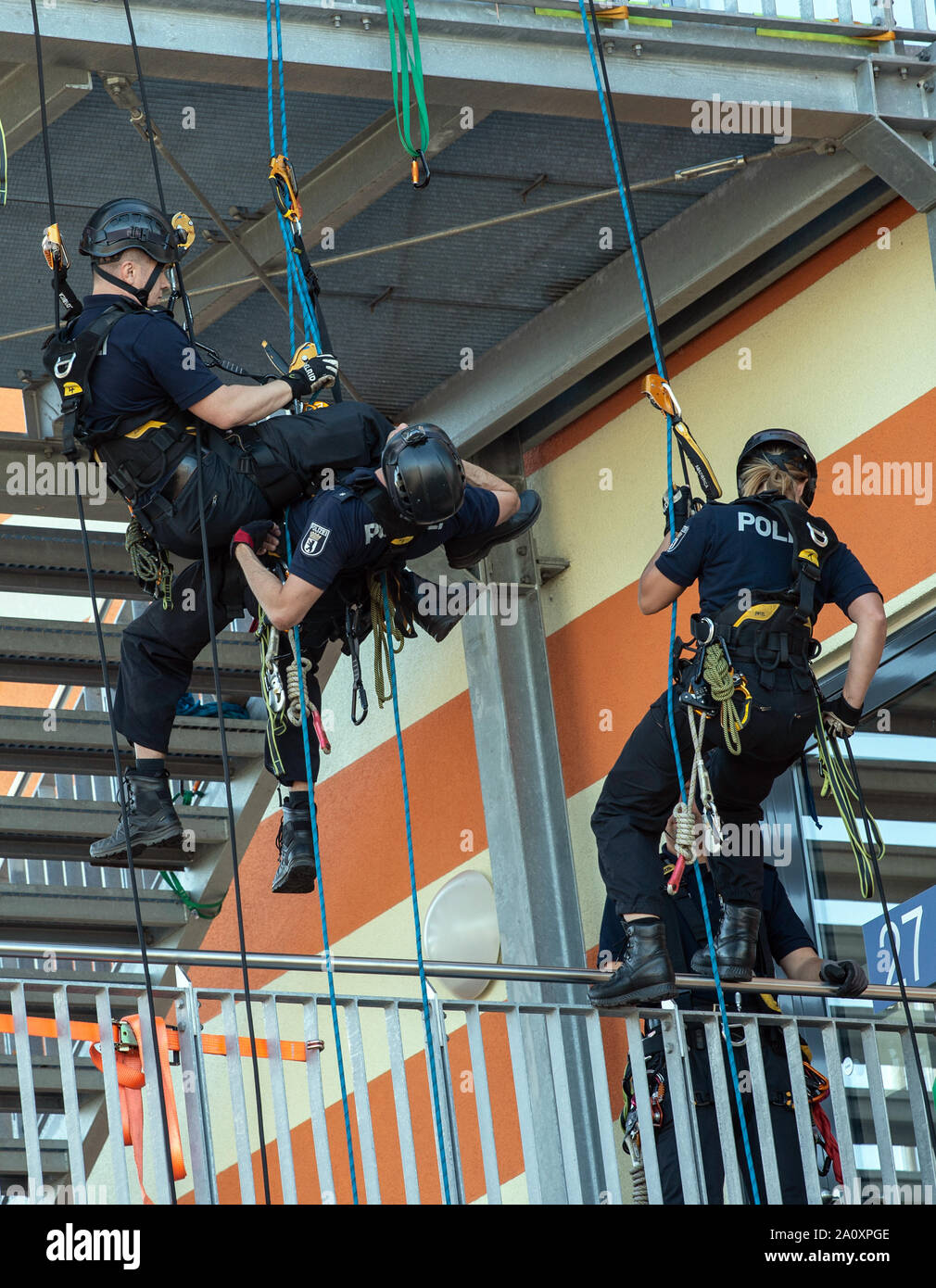 Berlin, Germany. 22nd Sep, 2019. Police altitude rescuers show their