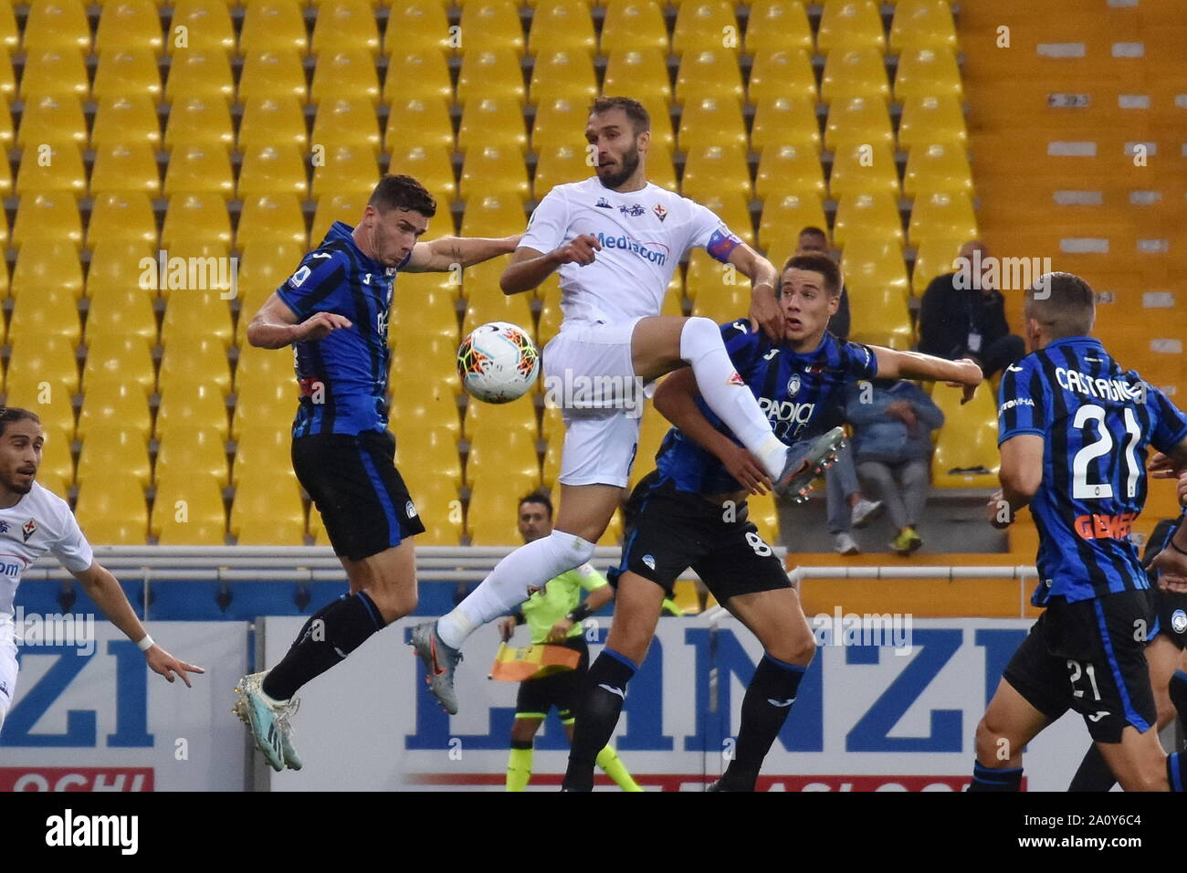 Parma, Italy, 22 Sep 2019, GERMAN PEZZELLA FIORENTINA AND MARIO PASALIC ATALANTA  during Atalanta Vs Fiorentina  - Italian Soccer Serie A Men Championship - Credit: LPS/Alessio Tarpini/Alamy Live News Stock Photo