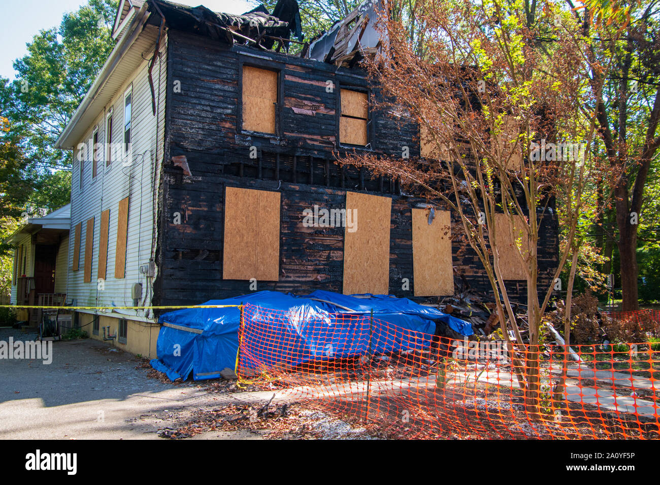 Burned roof top hi-res stock photography and images - Alamy