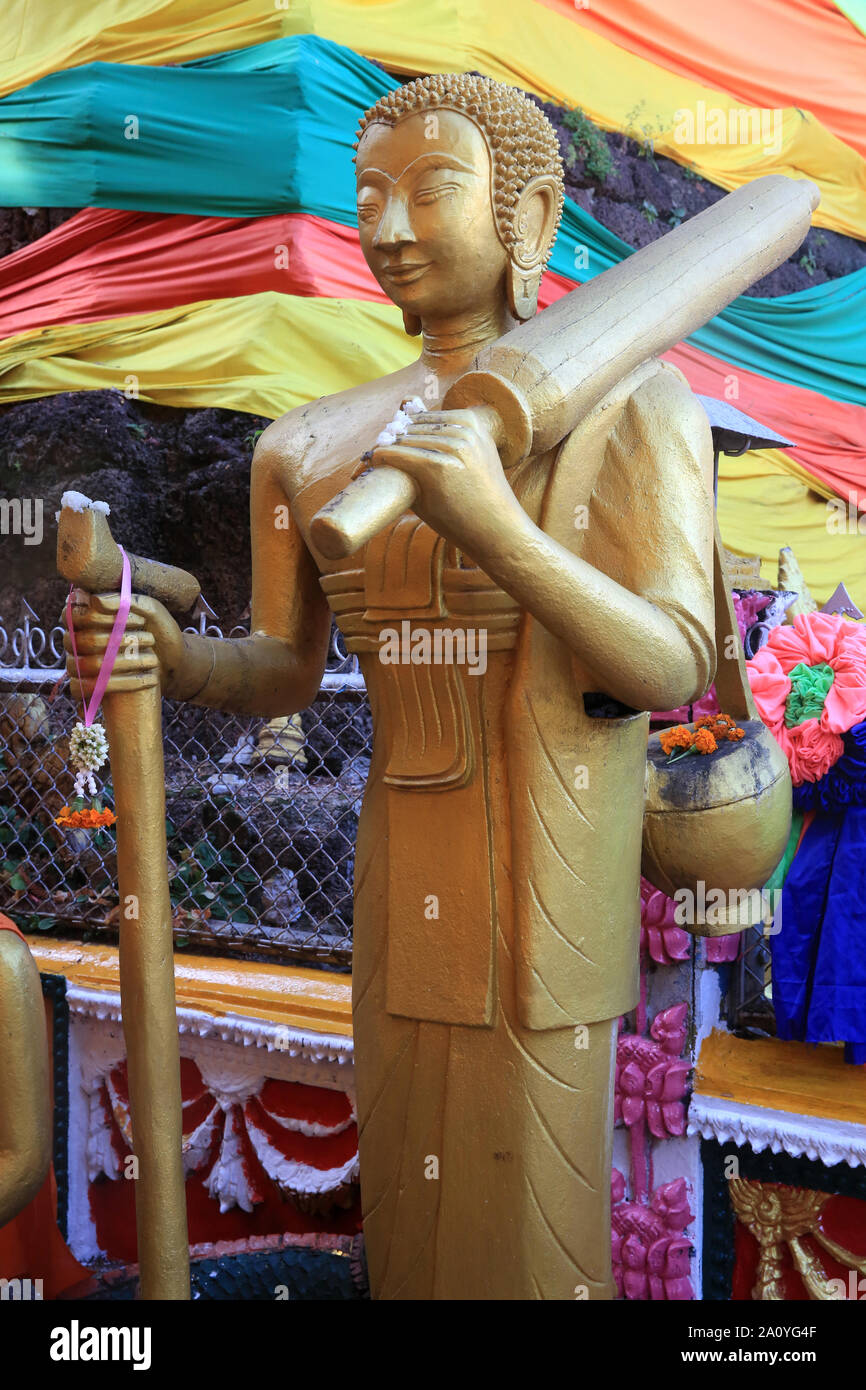 Bouddha. Wat Simuong. Wat Si Muang. Vientiane. Laos. / Golden Buddha. Vestige Khmer. Wat Simuong. Wat Si Muang. Vientiane. Laos. Stock Photo