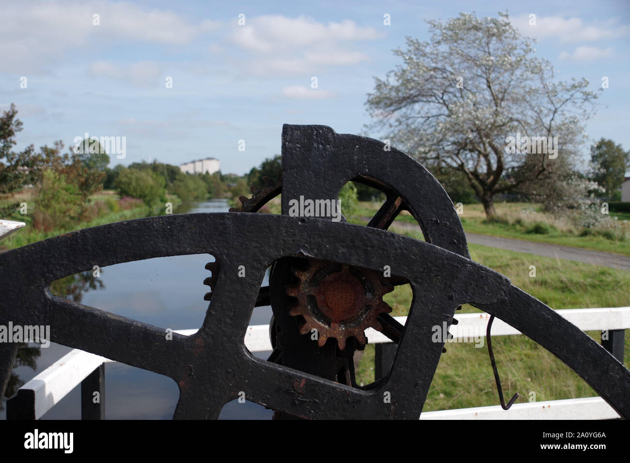 Lifting gear on an old bridge on the Forth & Clyde Canal at Whitecrook/Linnvale Stock Photo