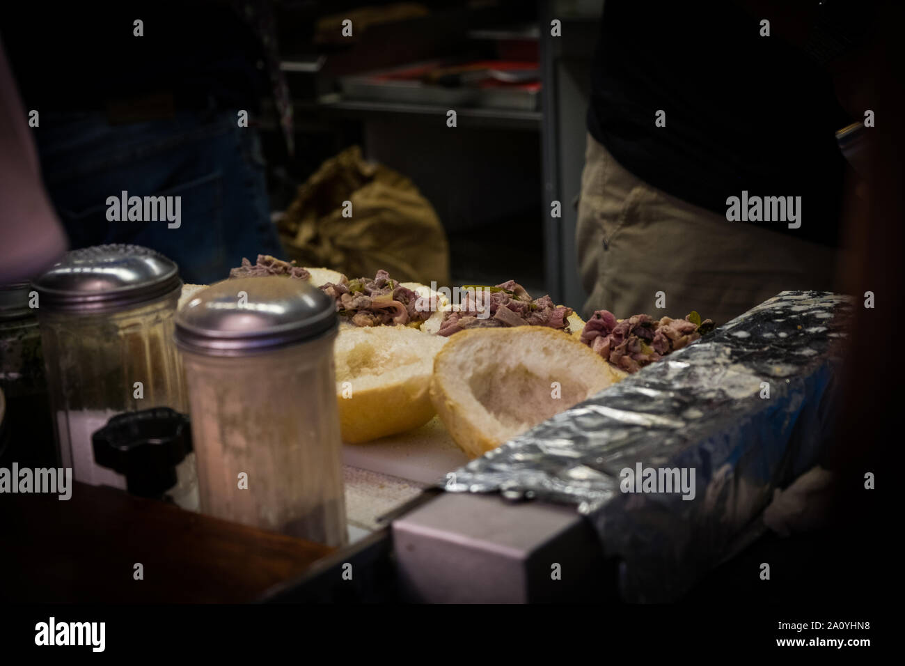 The preparation of sandwiches with lambredotto, a typical Tuscan street