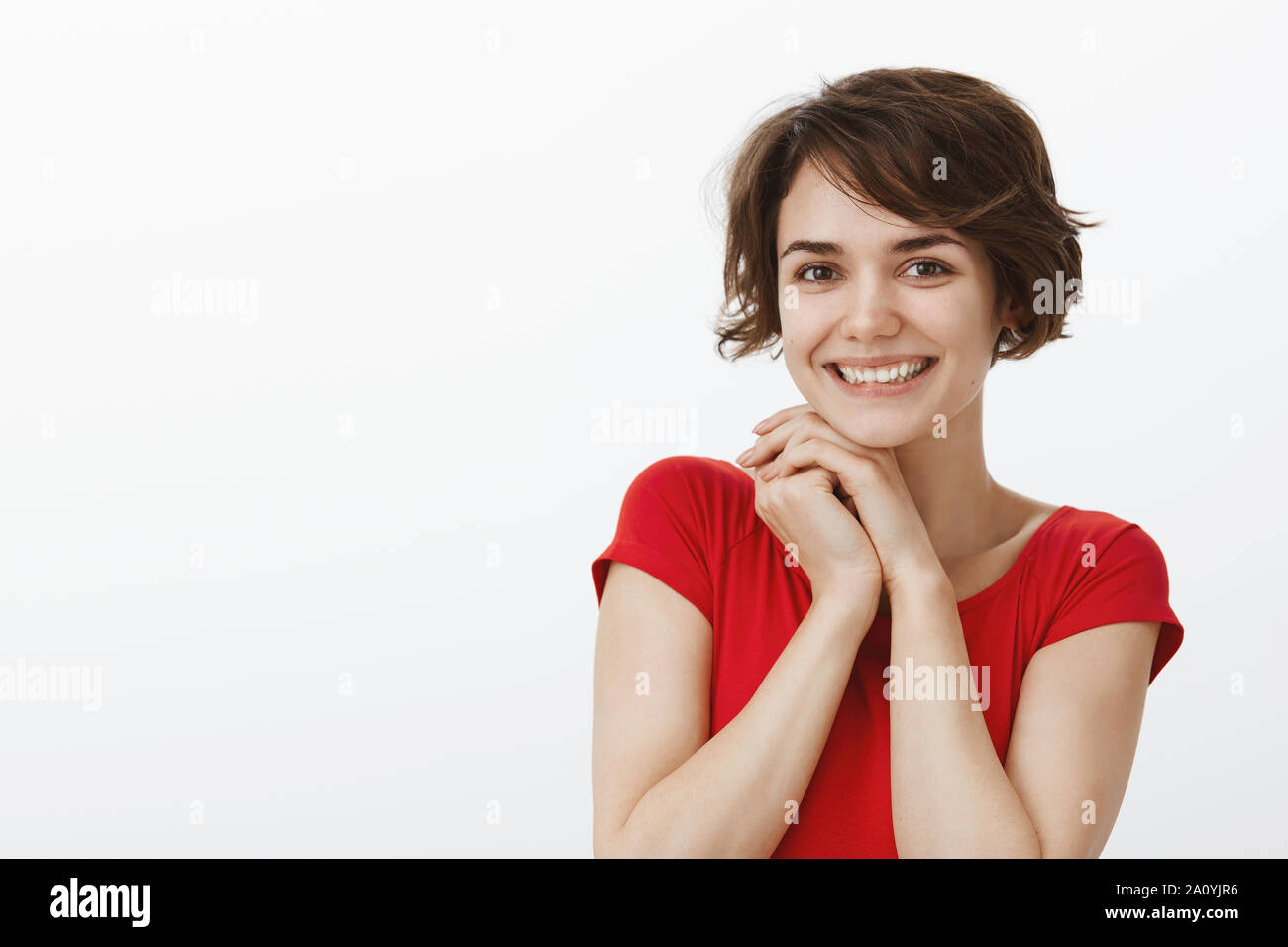 Улыбающееся лицо. Довольно улыбается. Довольно улыбается. Довольно улыбается. Радостное лицо.