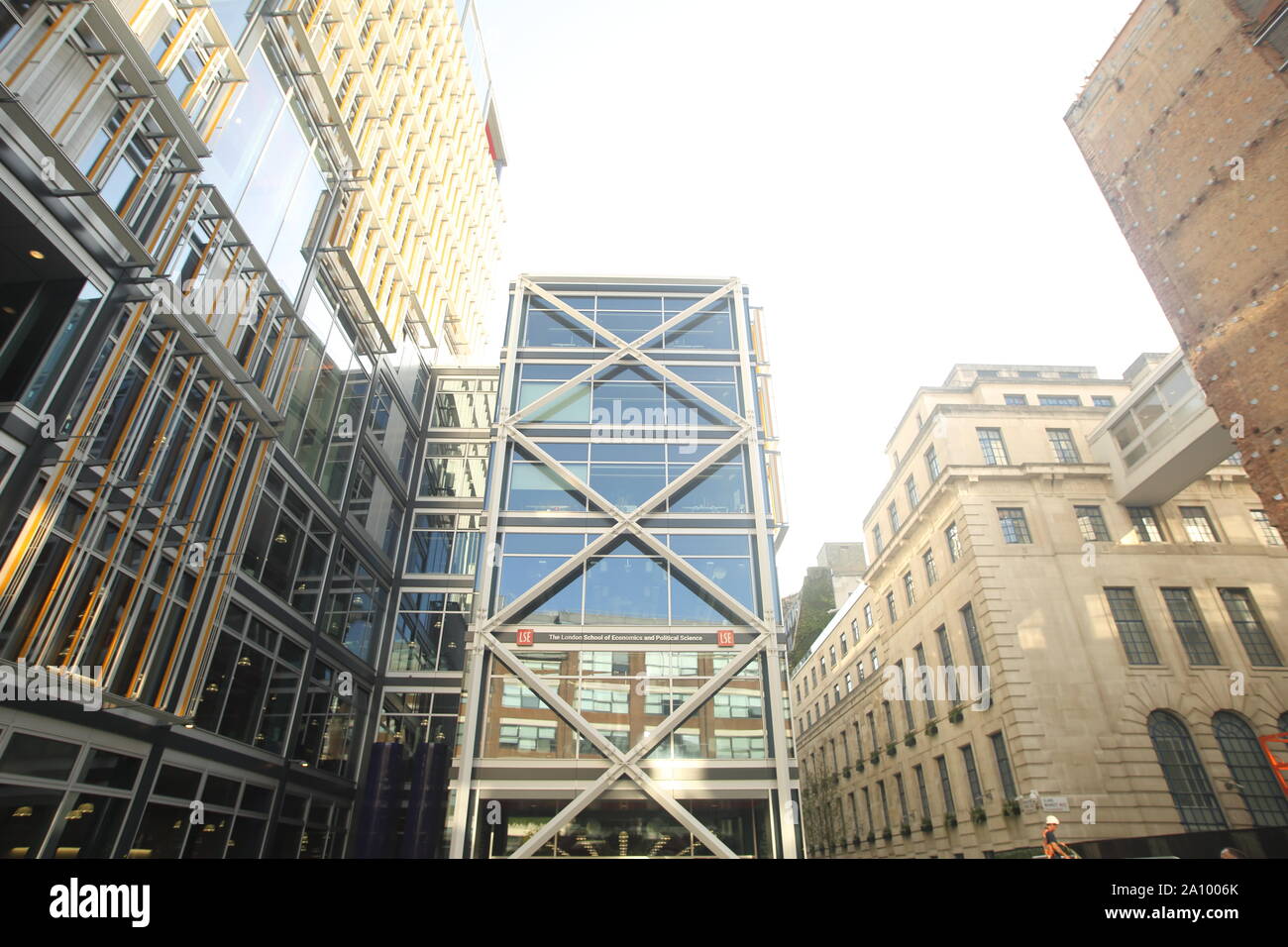 New academic building lse london hi-res stock photography and images ...