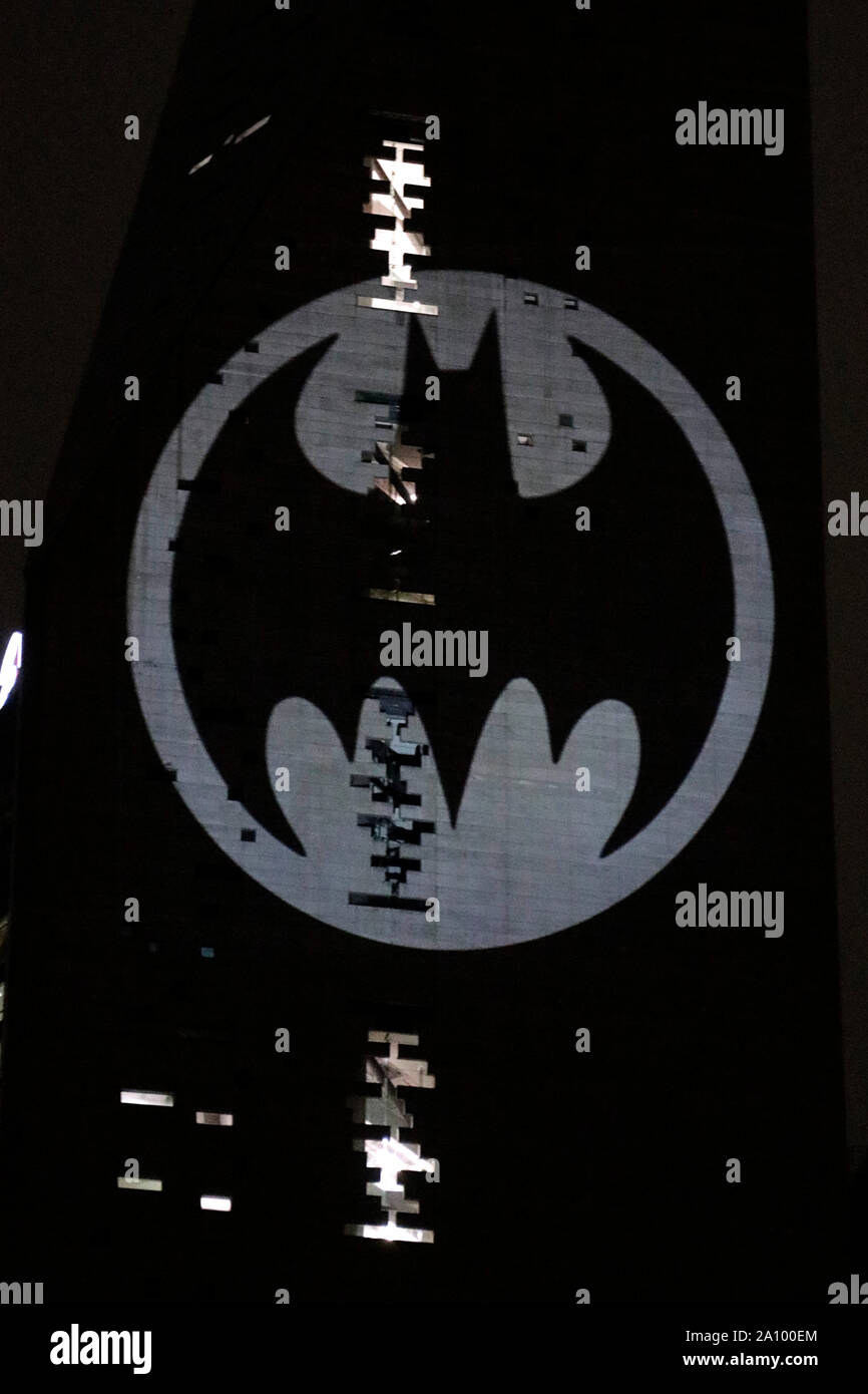 View of the Batman's symbol projected on the Reforma Tower, fans ...