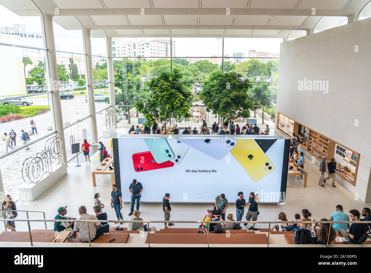 Aventura, Florida, USA - September 20, 2019: Interior Of Apple Store In  Aventura Mall On First Day Of Officially Started Selling The IPhone 11,  IPhone 11 Pro And IPhone 11 Pro Max