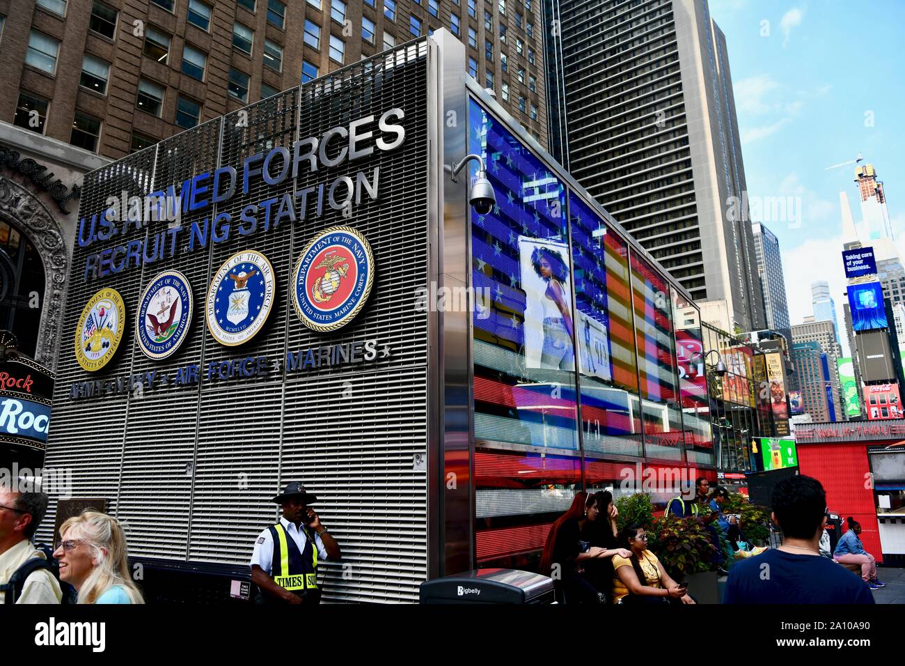 United States Armed Forces Recruiting Station in new York City, USA Stock Photo