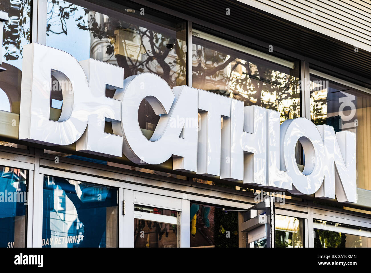 Exterior View Of Decathlon Sporting Goods Store San Francisco Stock Photo -  Download Image Now - iStock