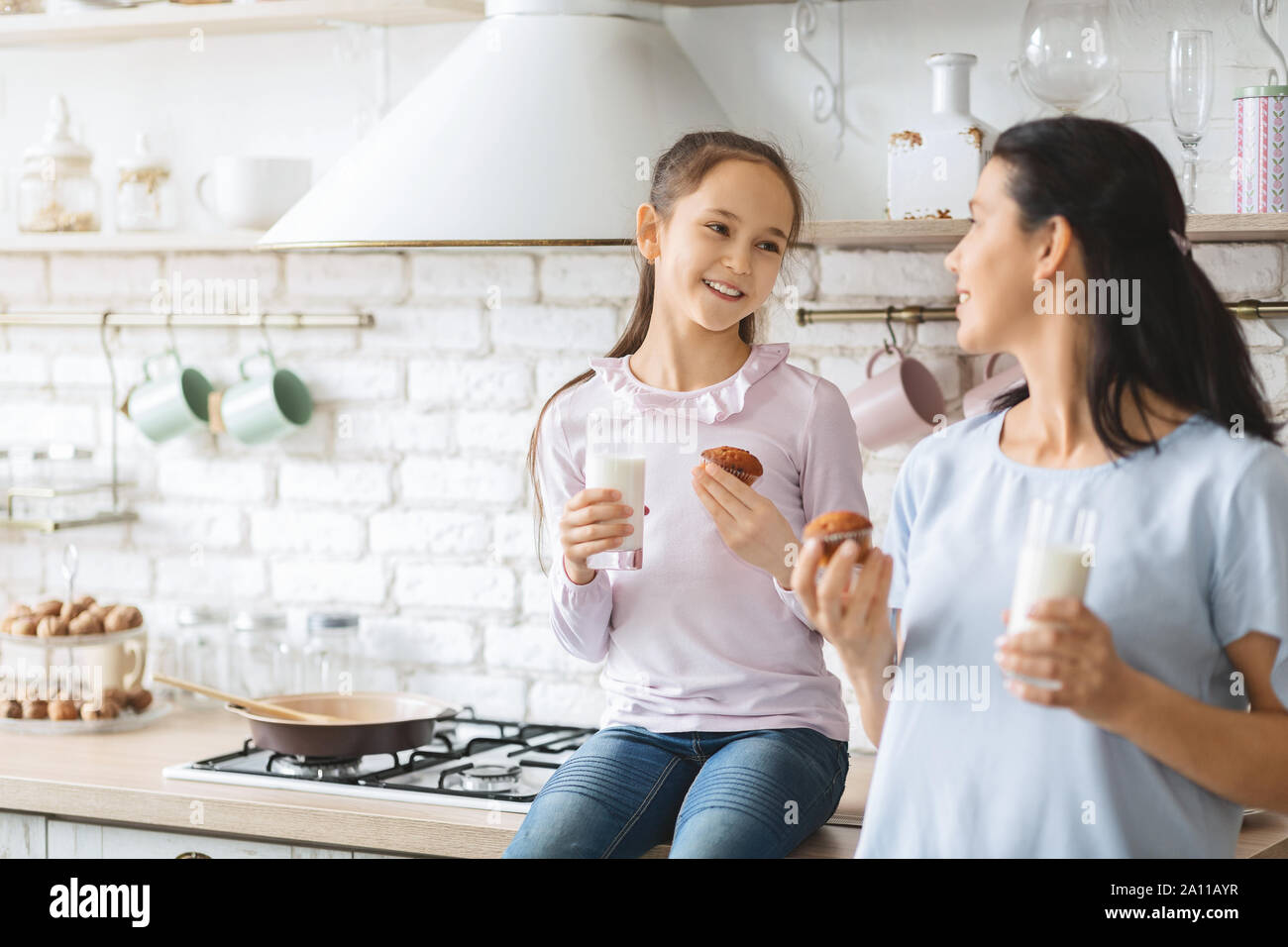 Ad daughters. Мама. Ad daughters. Дочки-матери. Мама и бабушка.