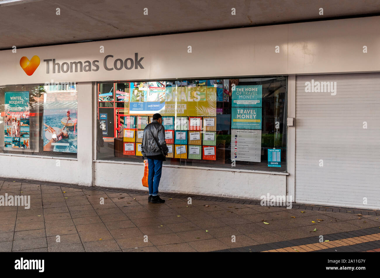 Coventry, UK. 23rd Sept, 2019. The shutters remain down at Thomas Cook travel agent amidst news of its collapse. The collapse means 9,000 UK Thomas Cook jobs will be lost. Credit: Andy Gibson/Alamy Live News. Stock Photo