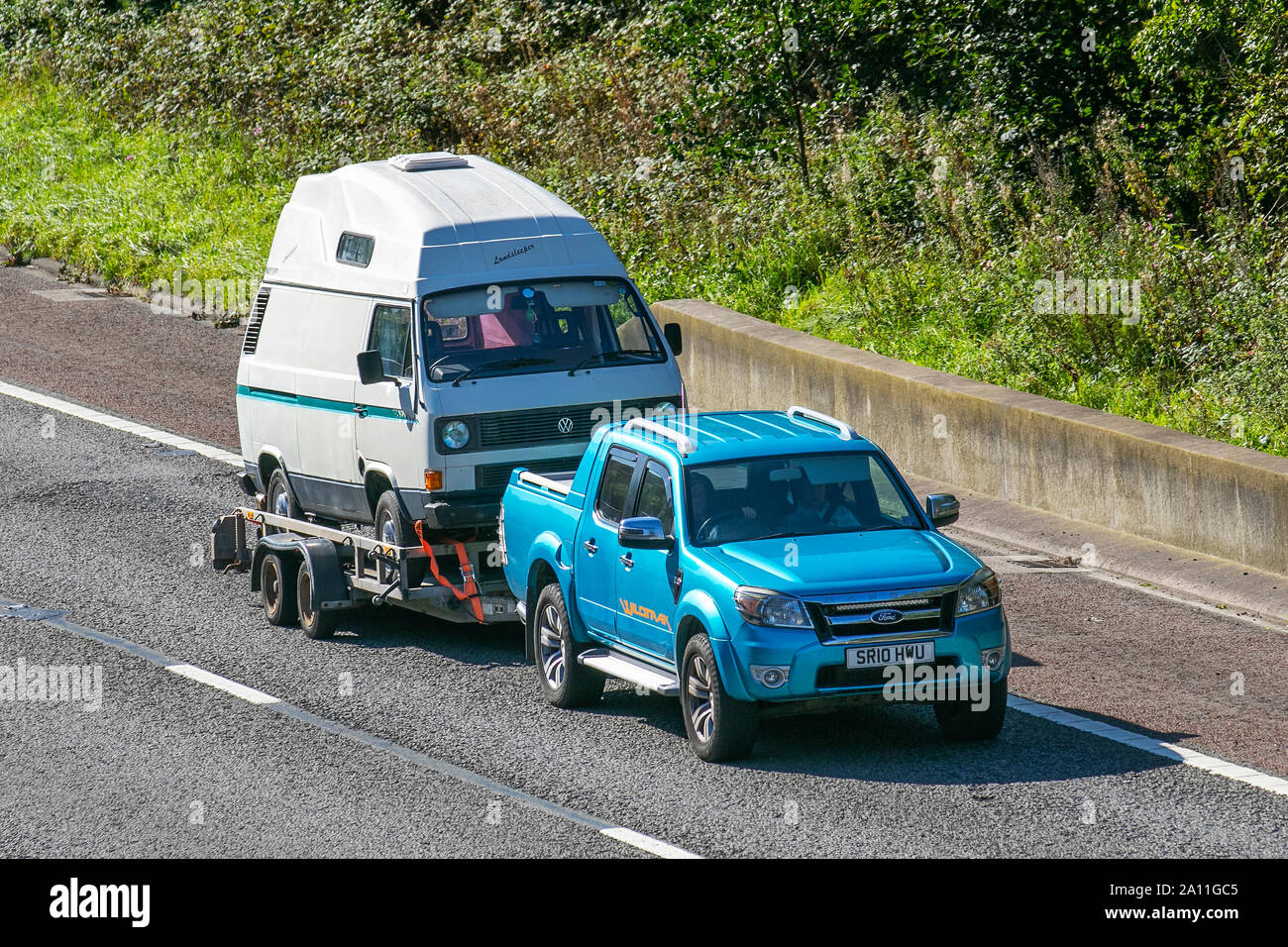 T25 high top camper hi res stock photography and images Alamy