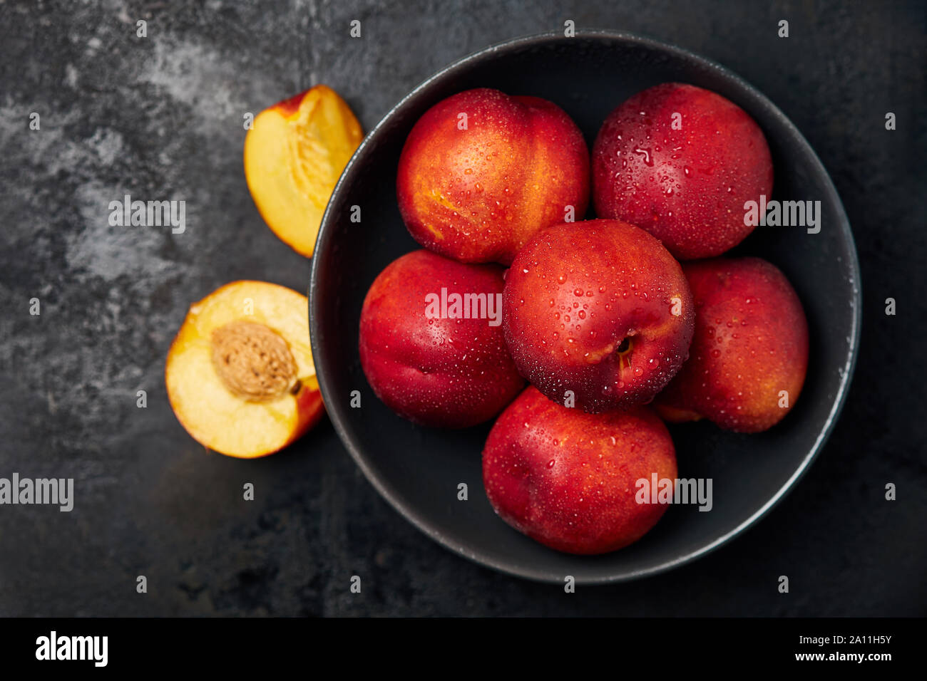 Flat nectarines hi-res stock photography and images - Alamy