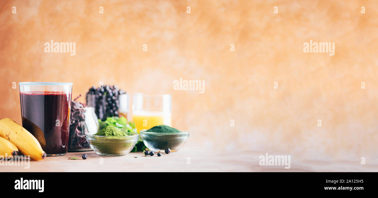 Heavy metals detox smoothie. Blueberries, bilberry, barley grass juice