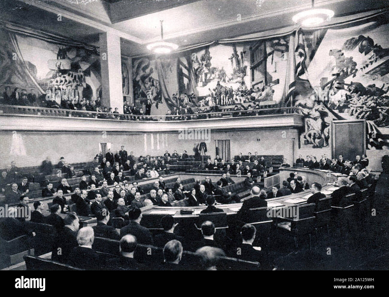 LEAGUE OF NATIONS Council Chamber in the  Palace of Nations, Geneva, about 1922 Stock Photo
