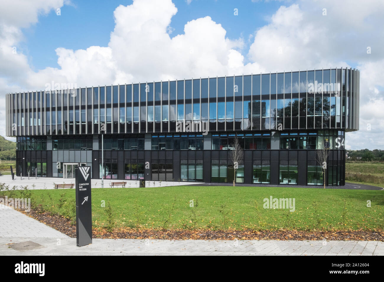 S4c television channel hires stock photography and images Alamy