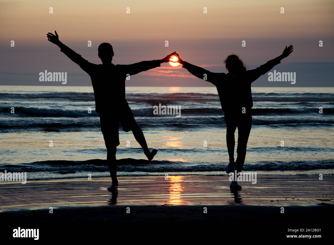 Boy And Girl Holding Hands Silhouette High Resolution Stock Photography And Images Alamy