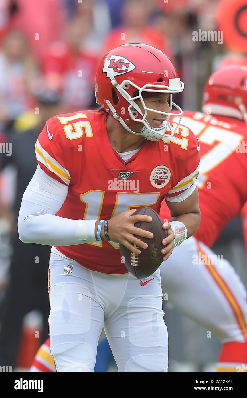 Kansas City, Missouri, USA. 22nd Sep, 2019. Kansas City Chiefs quarterback Patrick Mahomes (15) looks to pass during the NFL Football Game between the Baltimore Ravens and the Kansas City Chiefs at Arrowhead Stadium in Kansas City, Missouri. Kendall Shaw/CSM/Alamy Live News Stock Photo