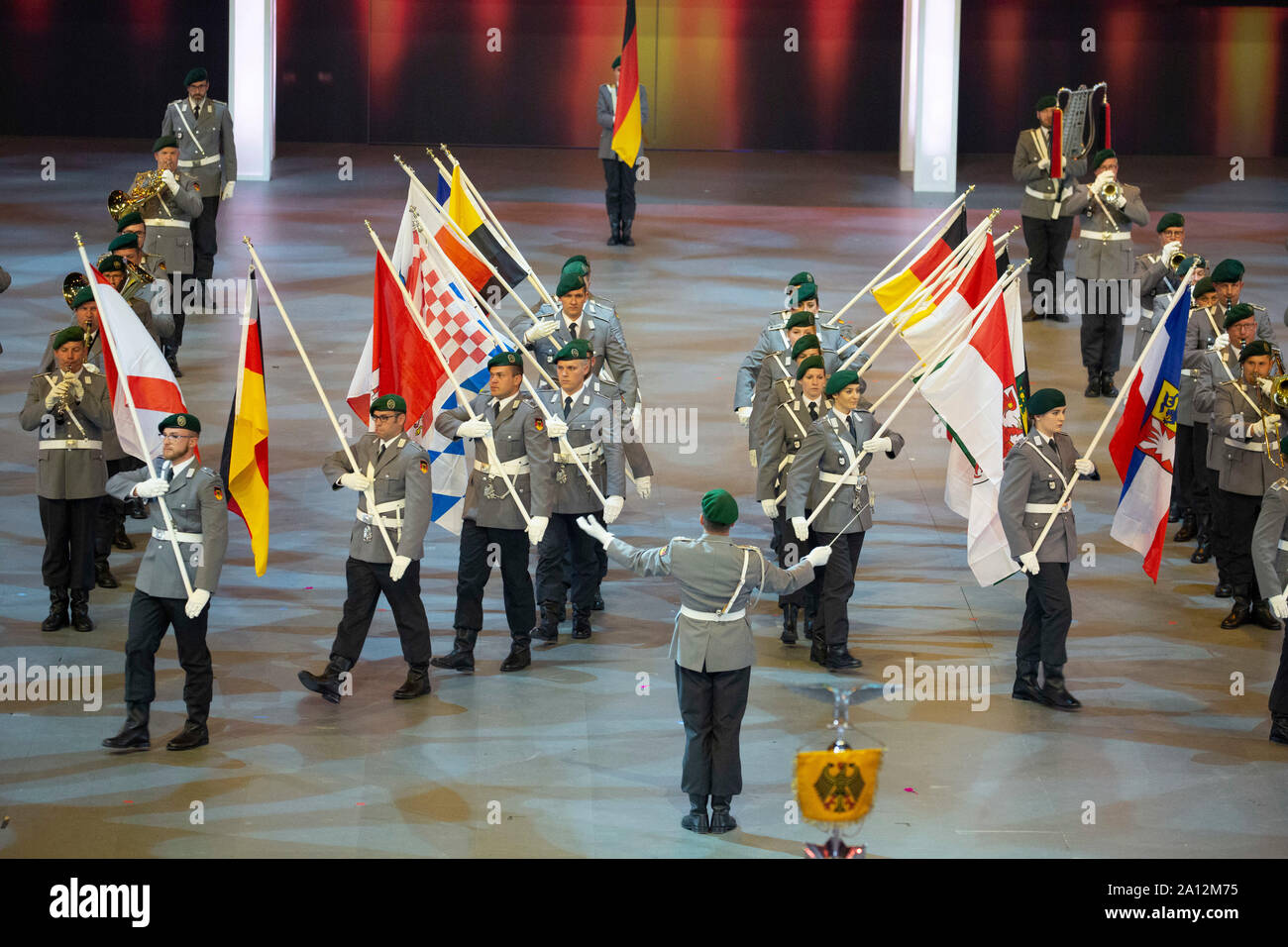 Bundeslandflaggenparade beim Musikfest der Bundeswehr, Internationales Militär Tattoo im ISS Dome. Düsseldorf, 21.09.2019 Stock Photo