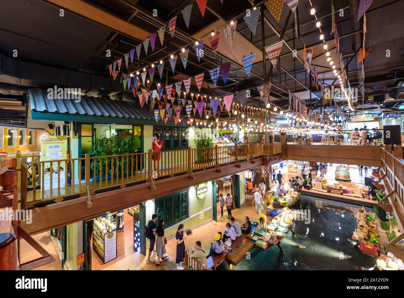 IconSiam shopping mall food court, Khlong San District, Thonburi, Bangkok,  Thailand Stock Photo - Alamy