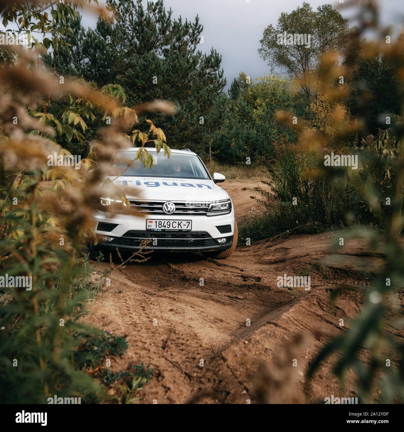 Cross Country 4x4 >> Minsk Belarus September 20 2019 Volkswagen Tiguan 4x4 Cross Country 4x4 >> Minsk Belarus September 20 2019 Volkswagen Tiguan 4x4