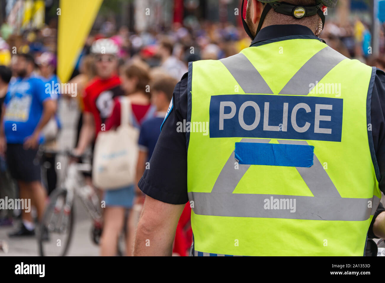 Montreal police officer policeman hi-res stock photography and images ...
