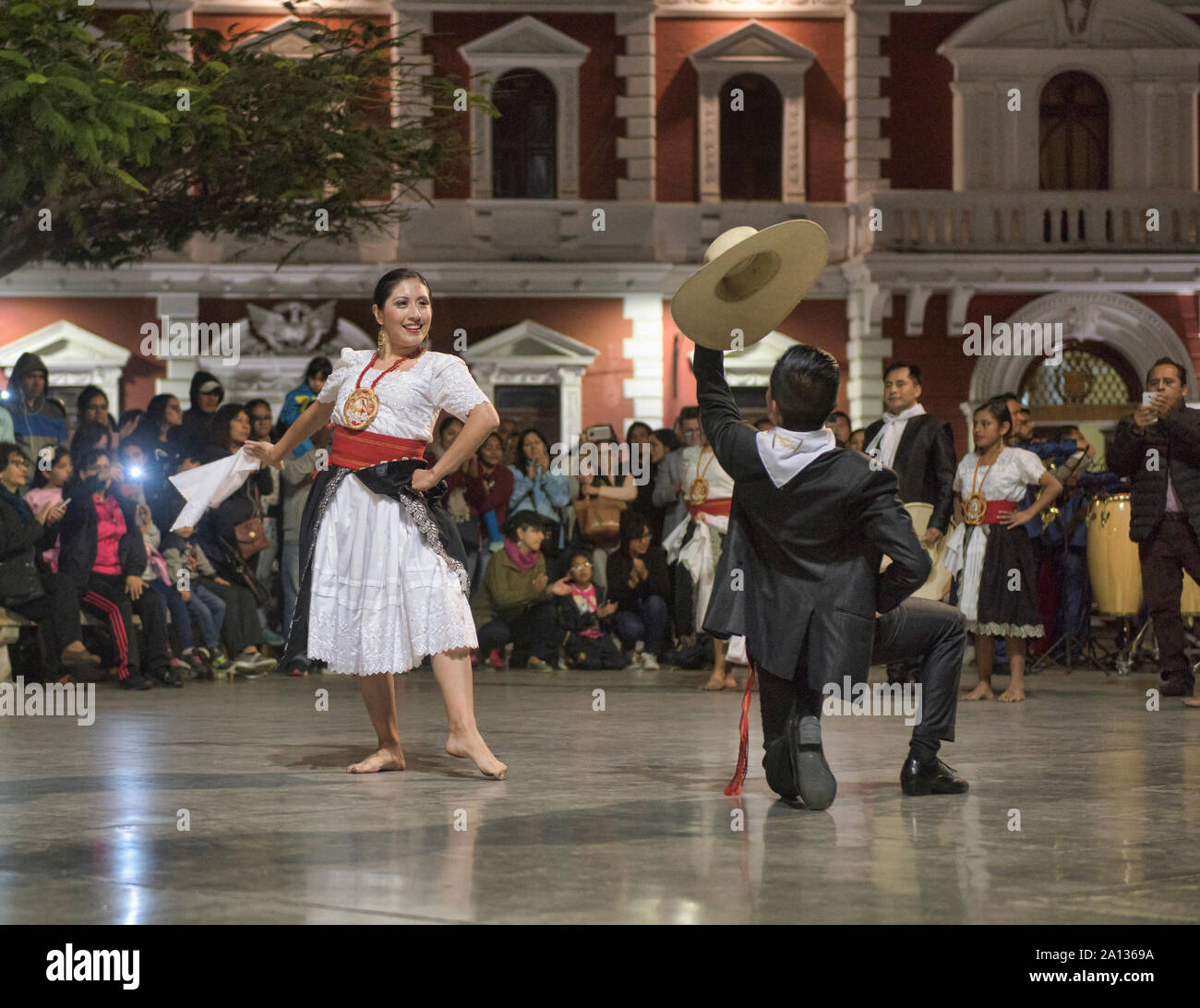 Marinera dancers peru hires stock photography and images Alamy
