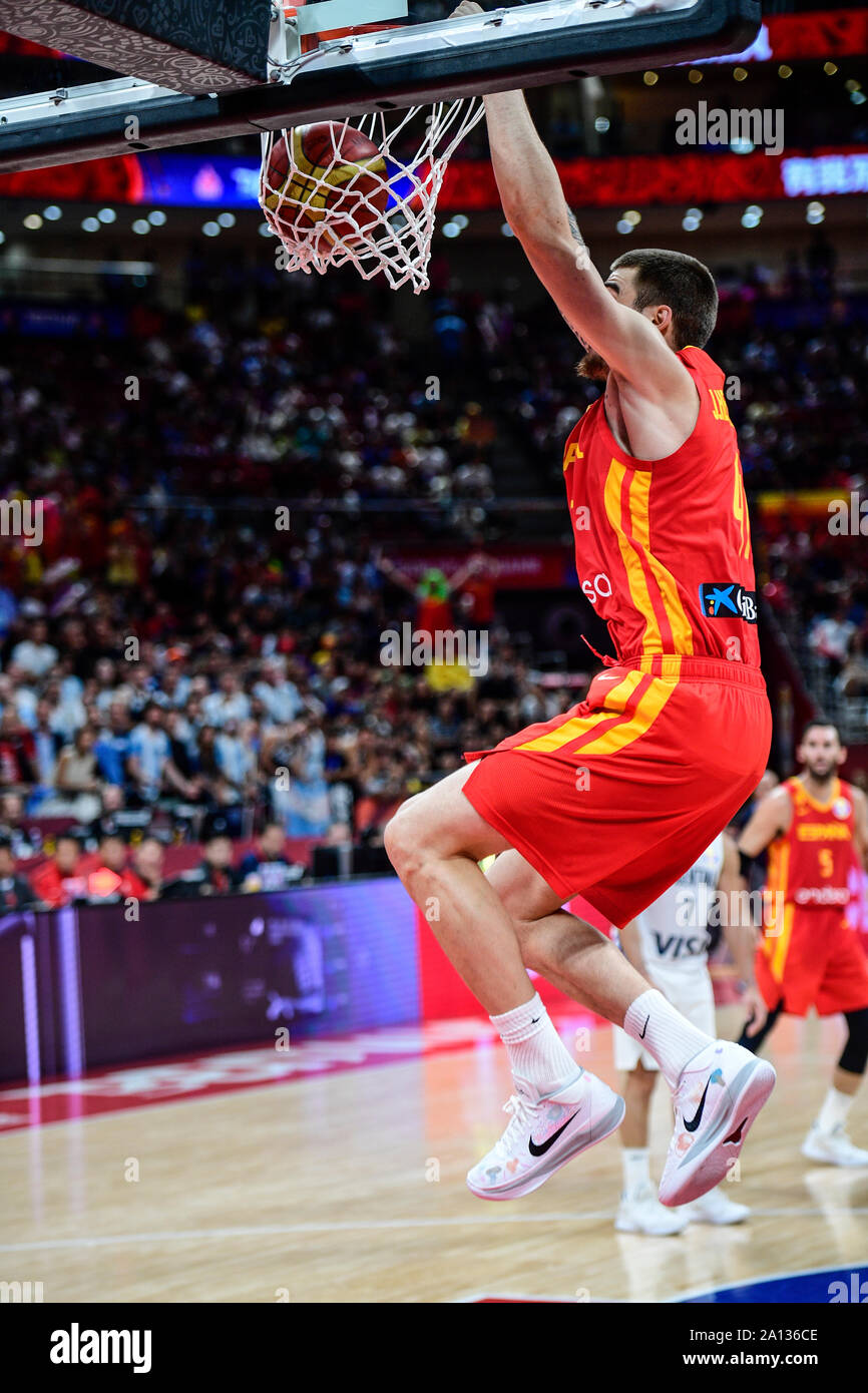 Juancho Hernangómez (Spain) dunking against Argentina. FIBA Basketball World Cup China 2019, Final game Stock Photo
