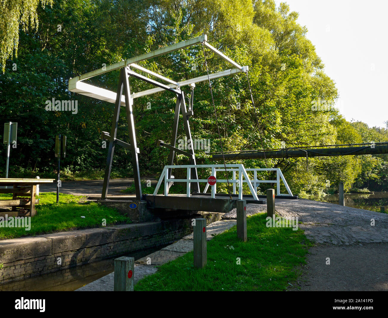 An bascule lifting bridge on the Peak Forest Canal, Dukinfield, Tameside, Manchester, UK Stock Photo