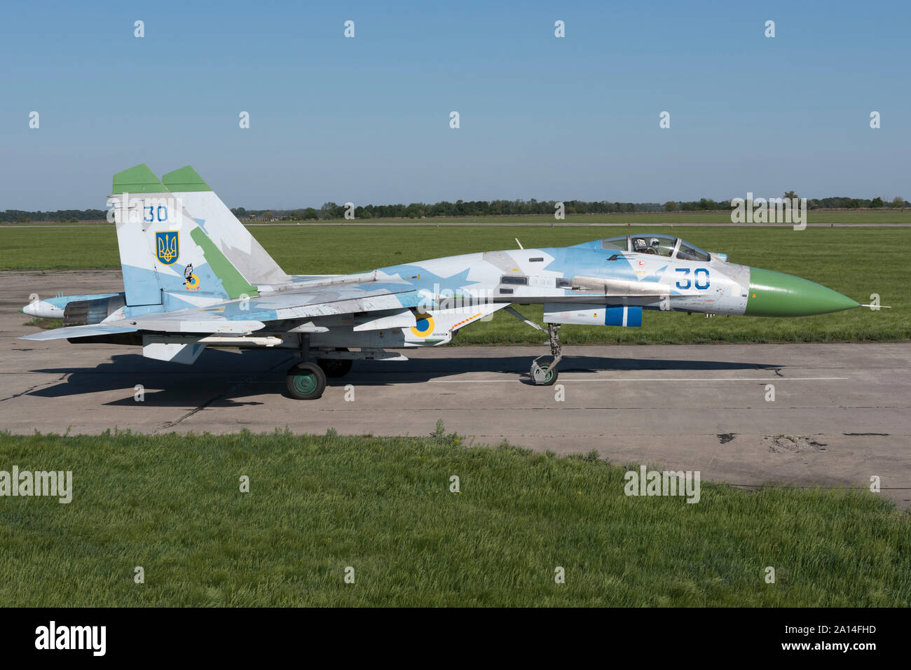 Ukrainian Air Force Su-27 at Mirgorod Air Base, Ukraine Stock Photo - Alamy