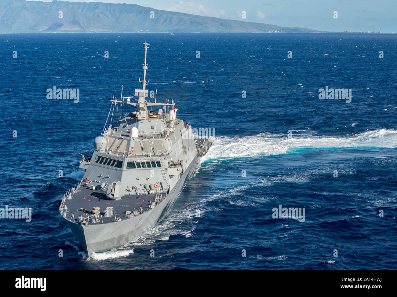 The littoral combat ship USS Fort Worth in the Pacific Ocean off the coast of Hawaii. Stock Photo