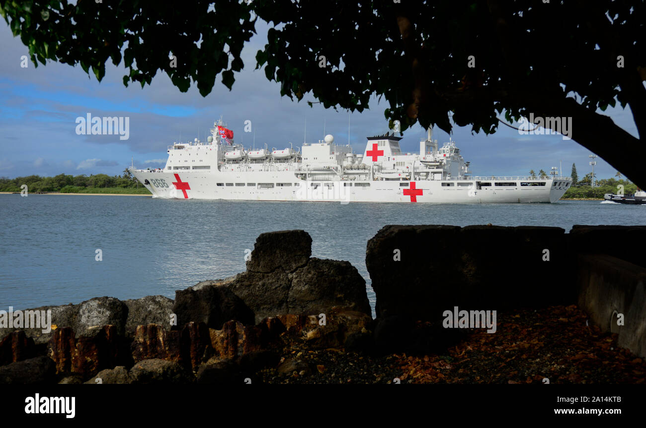 Chinese hospital ship Peace Ark departs Joint Base Pearl Harbor-Hickam, Hawaii. Stock Photo