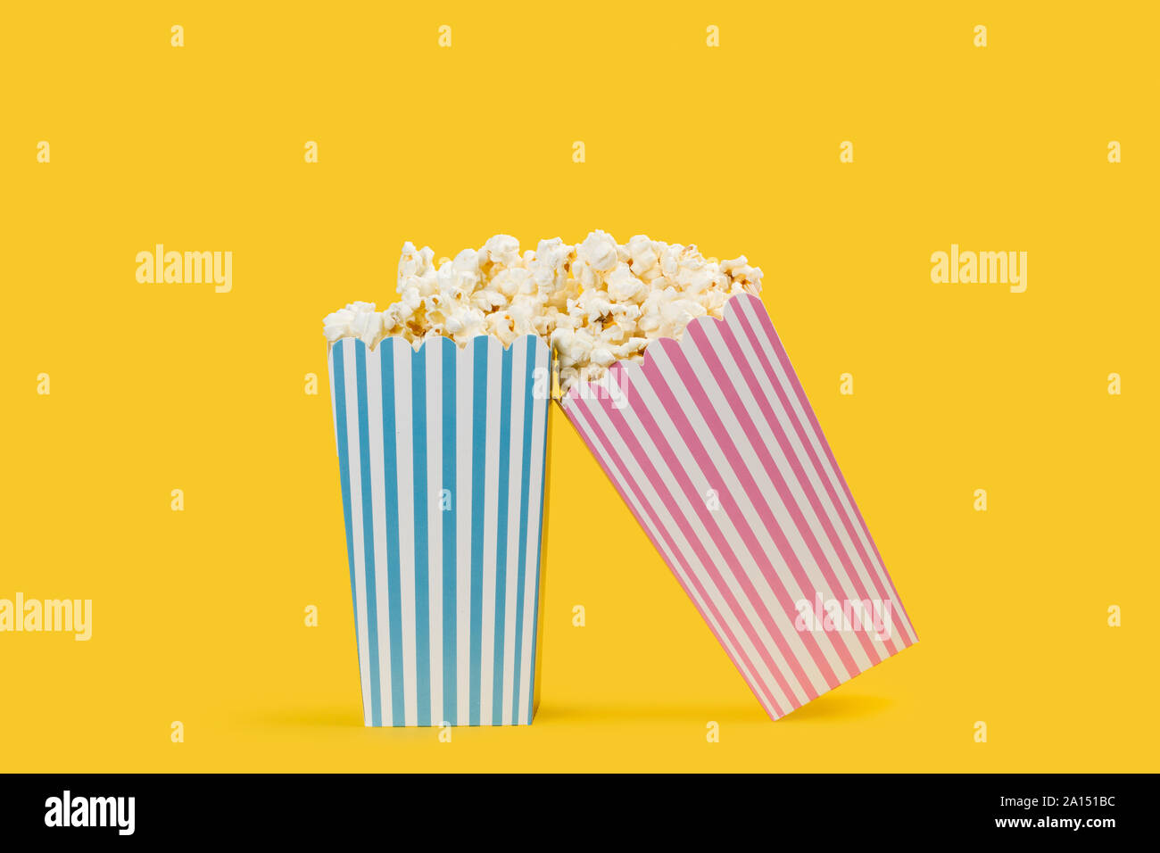Popcorn buckets hires stock photography and images Alamy