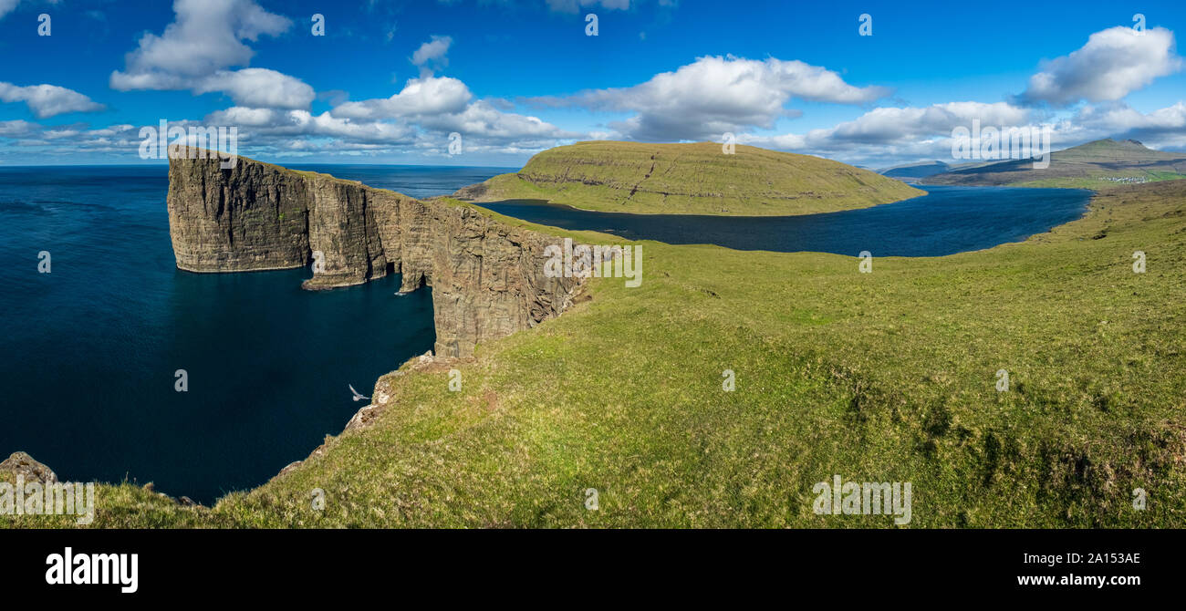 Sorvagsvatn lake over the ocean spectacular gigapan, Faroe Islands Stock Photo Alamy