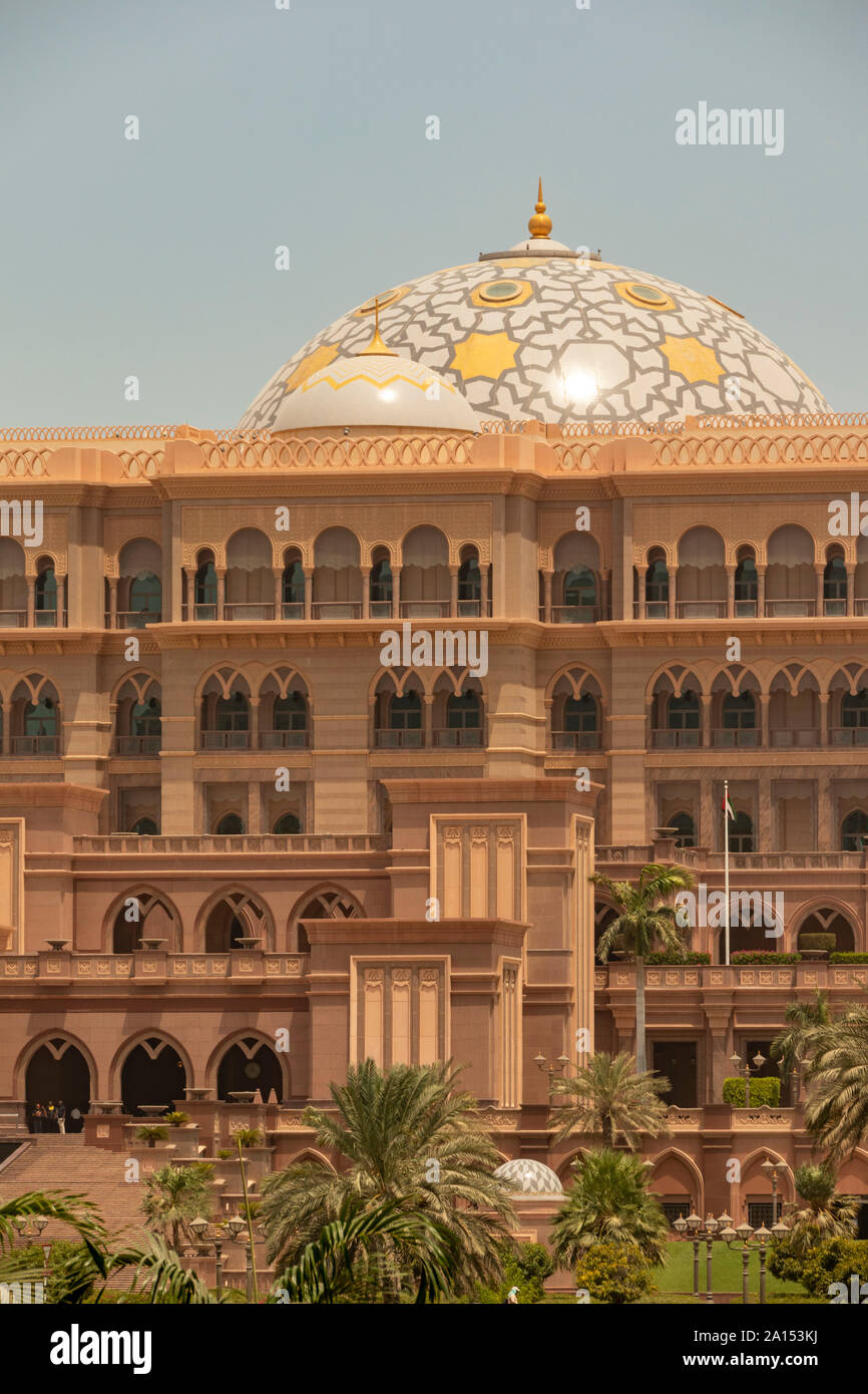 The Emirates Palace luxury five star hotel in Abu Dhabi, United Arab Emirates Stock Photo