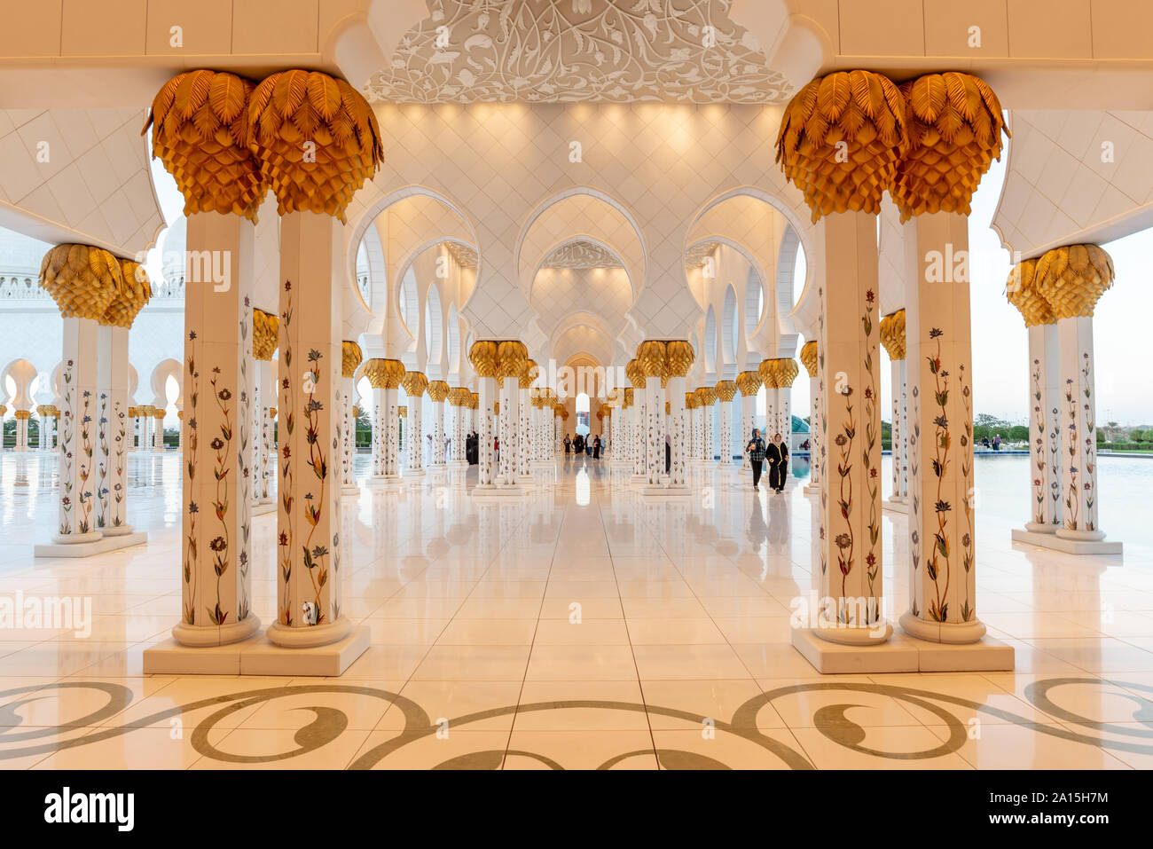 Sheikh Zayed Grand Mosque in Abu Dhabi near Dubai, United Arab EMirates Stock Photo